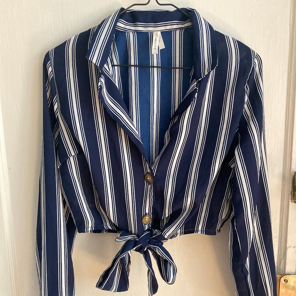 Moon Orchid Button Down Cropped Blouse, Small